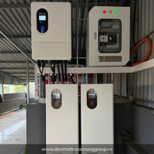 Cận cảnh biến tần Inverter SolaX 10kW và khối pin lưu trữ Lithium SolaX LD160 trong dự án lắp đặt điện mặt trời tại Phú Thọ
