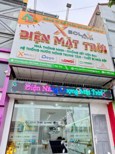 Kỹ sư An Năng Group đang triển khai dự án bám sát chỉ thị lắp điện mặt trời mái nhà, tuân thủ đúng tiêu chuẩn của Bộ Công Thương